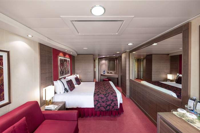 MSC Cruises MSC Magnifica Suite 1.jpg